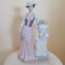 Nadal Porcelain Figurine The Duchess 2118 Limited Edition Lladro Nao Ceramic art