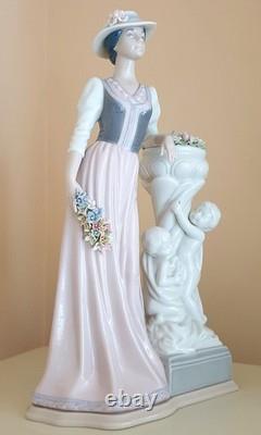 Nadal Porcelain Figurine The Duchess 2118 Limited Edition Lladro Nao Ceramic art