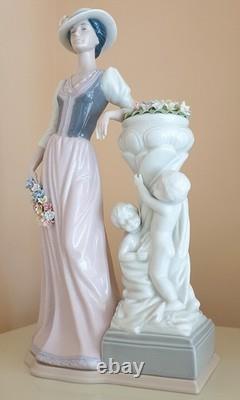 Nadal Porcelain Figurine The Duchess 2118 Limited Edition Lladro Nao Ceramic art