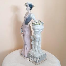 Nadal Porcelain Figurine The Duchess 2118 Limited Edition Lladro Nao Ceramic art