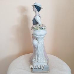Nadal Porcelain Figurine The Duchess 2118 Limited Edition Lladro Nao Ceramic art