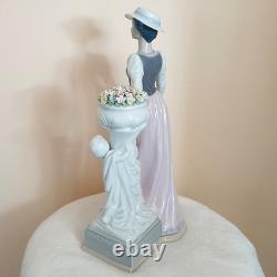 Nadal Porcelain Figurine The Duchess 2118 Limited Edition Lladro Nao Ceramic art