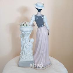 Nadal Porcelain Figurine The Duchess 2118 Limited Edition Lladro Nao Ceramic art