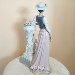 Nadal Porcelain Figurine The Duchess 2118 Limited Edition Lladro Nao Ceramic art