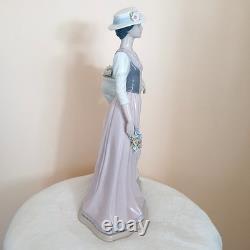 Nadal Porcelain Figurine The Duchess 2118 Limited Edition Lladro Nao Ceramic art