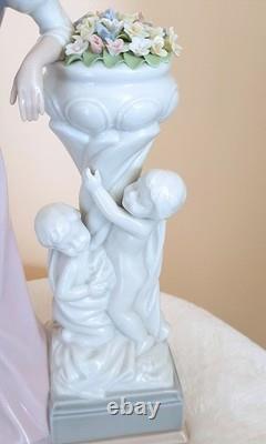 Nadal Porcelain Figurine The Duchess 2118 Limited Edition Lladro Nao Ceramic art