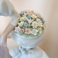 Nadal Porcelain Figurine The Duchess 2118 Limited Edition Lladro Nao Ceramic art