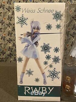 Official RWBY Limited Edition Weiss Schnee Figure 1/6 Scale by Threezero