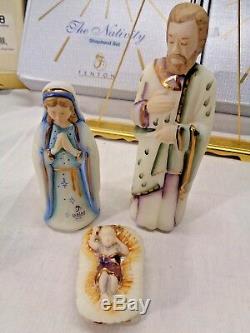 RARE Fenton Gold Trim Nativity Satin Glass 12 piece set with Star