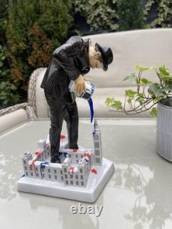 ROYAL DOULTON NICK WALKER VANDAL VS PARLIAMENT FIGURE Limited edition 507/1000