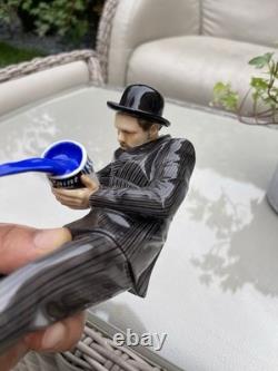 ROYAL DOULTON NICK WALKER VANDAL VS PARLIAMENT FIGURE Limited edition 507/1000