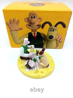 Rare Limited Edition Coalport Wallace & Gromit Figurine Picnic On The Moon