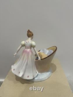 Rare find, vintage Royal Doulton Beat You To It Figurine HN2871 Limited edition