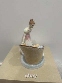 Rare find, vintage Royal Doulton Beat You To It Figurine HN2871 Limited edition