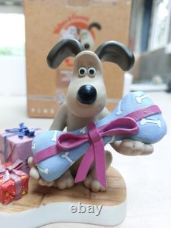 Robert Harrop Wallace and Gromit limited edition CHRISTMAS WRAPPED UP figurine