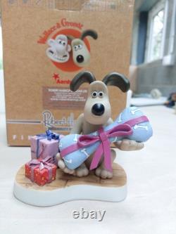 Robert Harrop Wallace and Gromit limited edition CHRISTMAS WRAPPED UP figurine