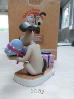 Robert Harrop Wallace and Gromit limited edition CHRISTMAS WRAPPED UP figurine