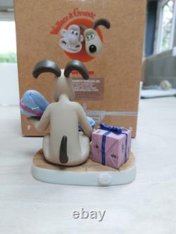 Robert Harrop Wallace and Gromit limited edition CHRISTMAS WRAPPED UP figurine