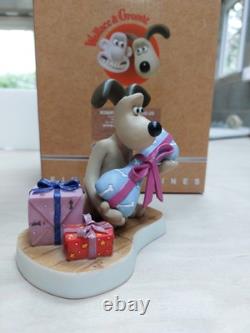 Robert Harrop Wallace and Gromit limited edition CHRISTMAS WRAPPED UP figurine