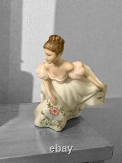 Royal Dolton The Beautiful Lucy Figurine Limited Edition Come & Get It