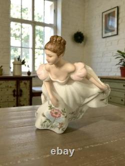 Royal Dolton The Beautiful Lucy Figurine Limited Edition Come & Get It