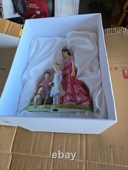 Royal Doulton FAMILY OUTING Limited Edition Figurine In Box HN5789