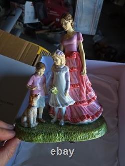 Royal Doulton FAMILY OUTING Limited Edition Figurine In Box HN5789
