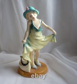 Royal Doulton Figurine Dressing Up HN 3300 + Limited Edition Certificate No 59