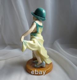 Royal Doulton Figurine Dressing Up HN 3300 + Limited Edition Certificate No 59