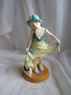 Royal Doulton Figurine Dressing Up HN 3300 + Limited Edition Certificate No 59