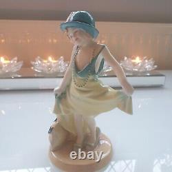Royal Doulton Figurine Girl Dressing Up HN 3300 Limited Edition No. 463