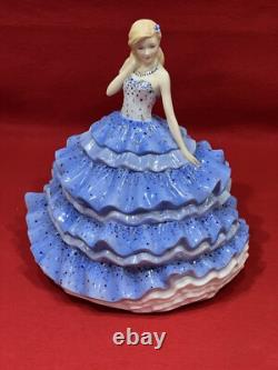 Royal Doulton Figurine Stunning Crystal Ball / Debutante Ball HN5832 RARE Figure