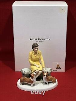 Royal Doulton Queen Elizabeth II At Home HN5807 Figure Limited Edition Rare