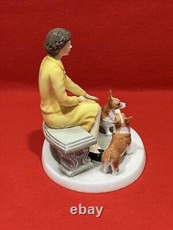 Royal Doulton Queen Elizabeth II At Home HN5807 Figure Limited Edition Rare