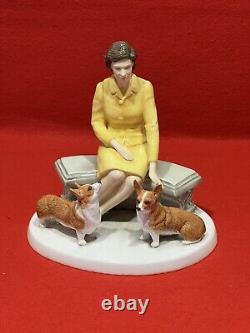 Royal Doulton Queen Elizabeth II At Home HN5807 Figure Limited Edition Rare