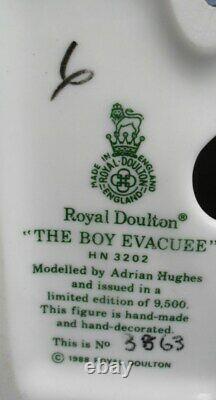 Royal Doulton figure BOY EVACUEE HN 3202 no damage or restoration