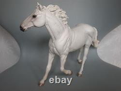 Royal Doulton'milton' Connoisseur Limited Edition Horse Figurine Da245