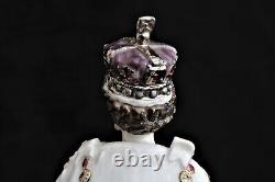 Royal Worcester Queen Elizabeth II Bone China Limited Edition Figurine CW457
