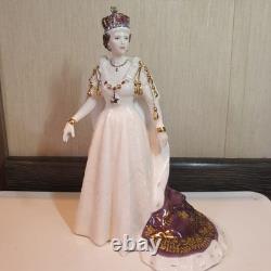 Royal Worcester Queen Elizabeth II Bone China Limited Edition Figurine CW458