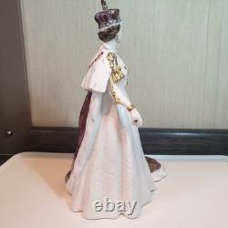 Royal Worcester Queen Elizabeth II Bone China Limited Edition Figurine CW458