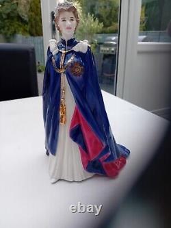 Royal Worcester Queen Elizabeth II Golden Jubilee Figurine (Limited Edition)