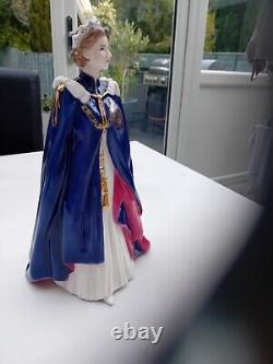 Royal Worcester Queen Elizabeth II Golden Jubilee Figurine (Limited Edition)