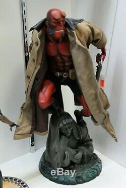 Sideshow Exclusive Premium Format HELLBOY limited edition complete in box