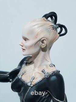 Star Trek Borg Queen Statue Limited Edition 12 Figurine Playmates 14 Total