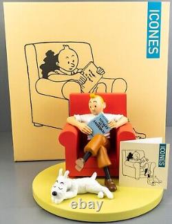 Statuette Moulinsart 46404 Tintin & Snowy @ home Les Icones 16cm Resin Model