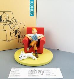 Statuette Moulinsart 46404 Tintin & Snowy @ home Les Icones 16cm Resin Model