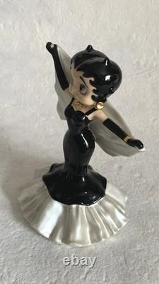 Wade Betty Boop'Showtime' Figurine Limited Edition 205 of 750 with COA & box Wade Betty Boop'Showtime' Figurine Limited Edition 205 of 750 with COA & box