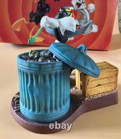 Warner Bros Looney Tunes Wedgwood Sylvester's Buffet Limited Edition Figurine