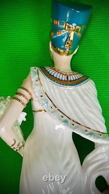 Wedgwood Egyptian NEFERTITI Figurine no. 1760 Limited Edition