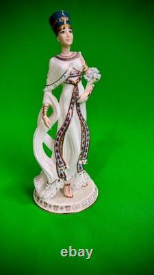 Wedgwood Egyptian NEFERTITI Figurine no. 1760 Limited Edition